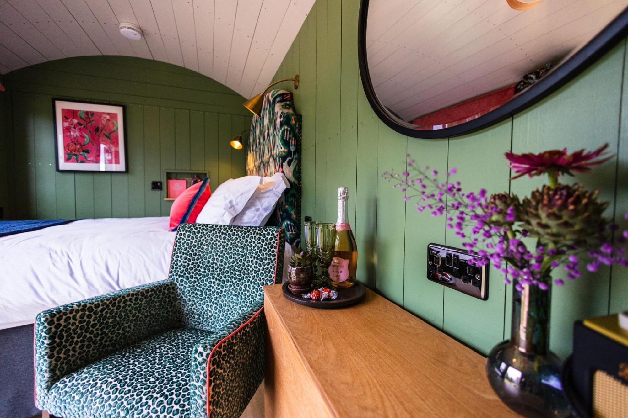 Toadland Shepherd Huts 더럼 외부 사진