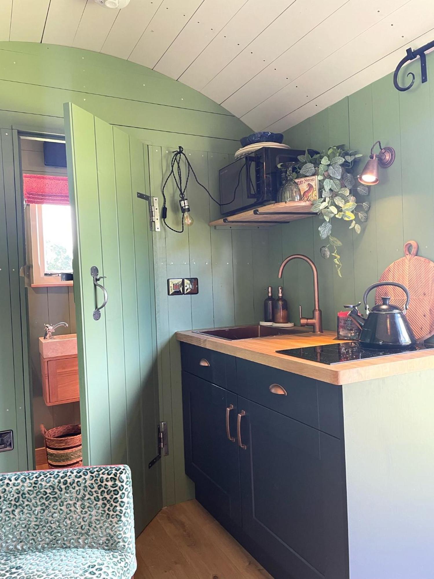 Toadland Shepherd Huts 더럼 외부 사진