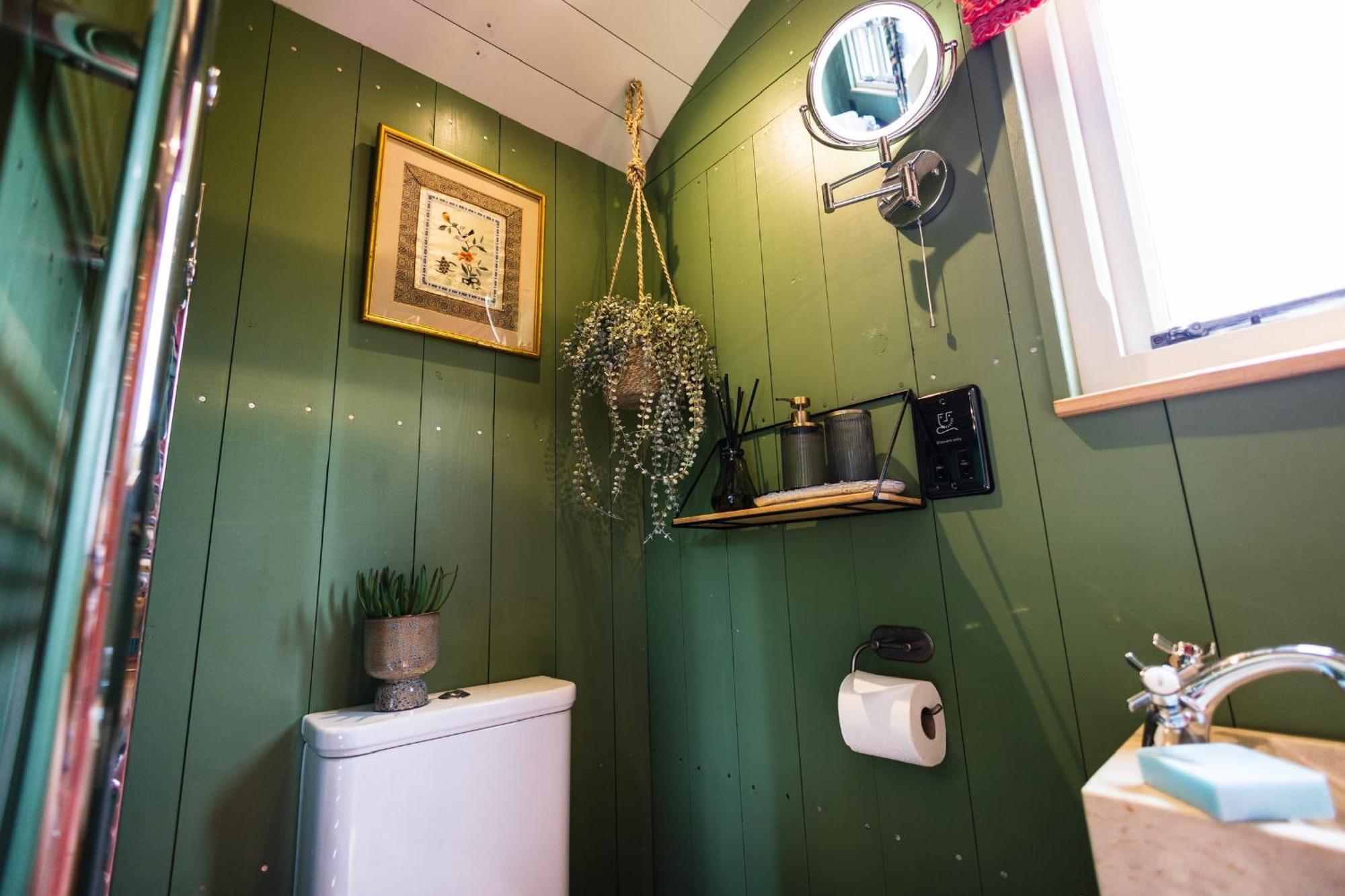 Toadland Shepherd Huts 더럼 외부 사진