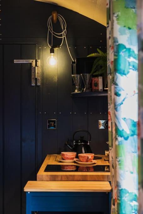 Toadland Shepherd Huts 더럼 외부 사진
