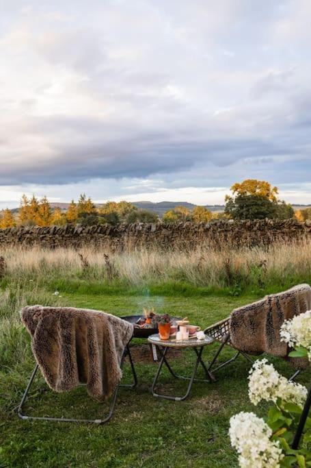 Toadland Shepherd Huts 더럼 외부 사진