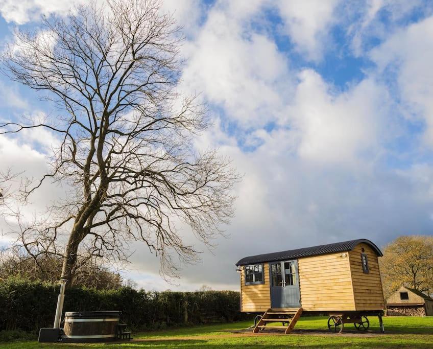 Toadland Shepherd Huts 더럼 외부 사진